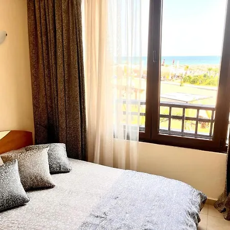 Apartmán Beachfront In Marina Dinevi *