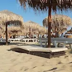 Beachfront In Marina Dinevi شقة *