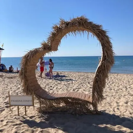 Beachfront In Marina Dinevi Lejlighed